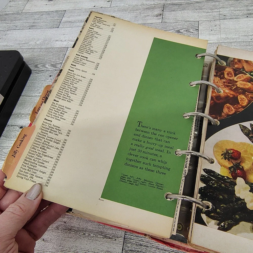 Vtg 1953 Better Homes And Gardens New Cookbook 1st Edition 7th Printing + Extras